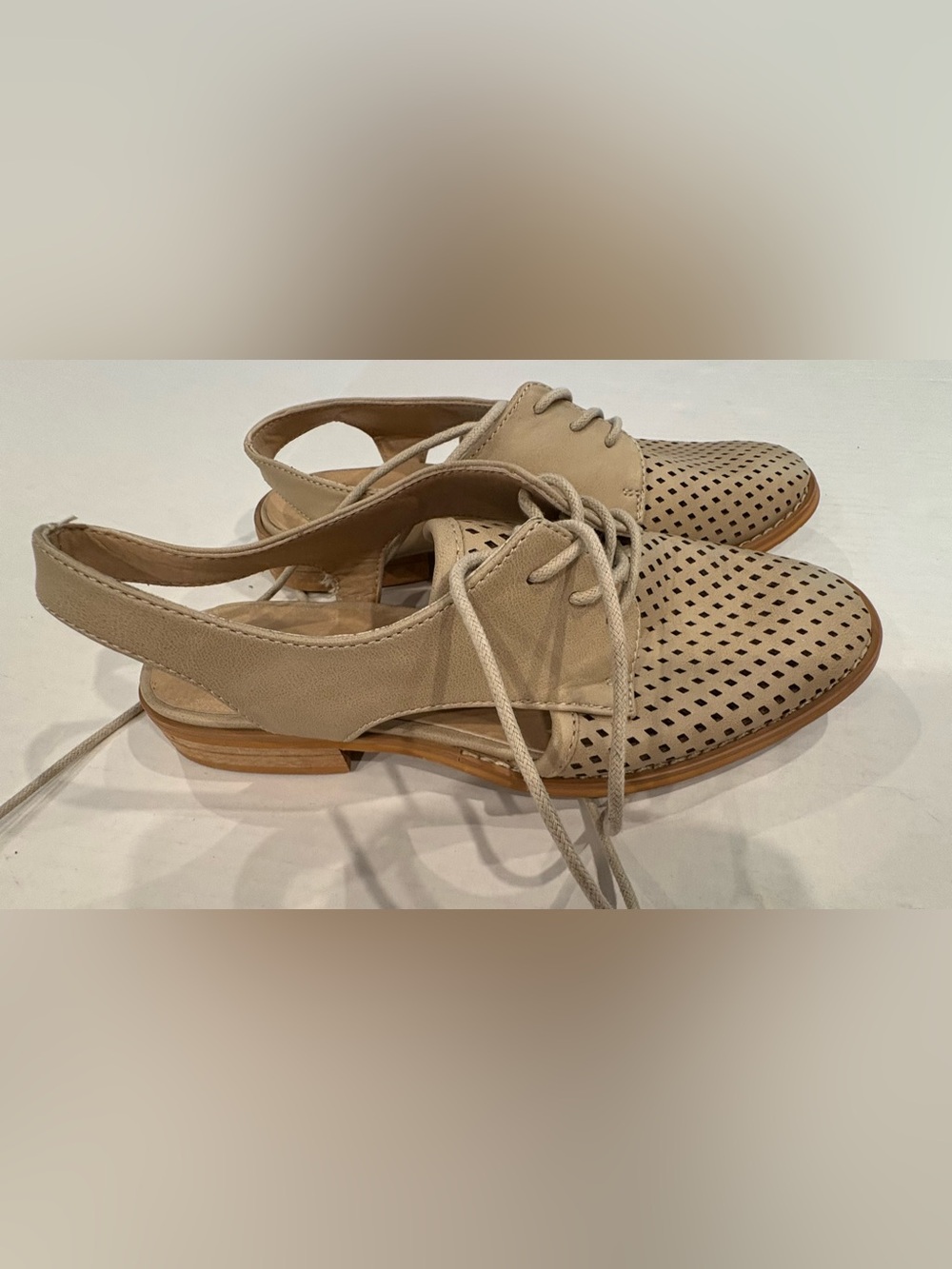 Mossimo Supply Co. Beige Lace-Up Cutout Oxford Flats